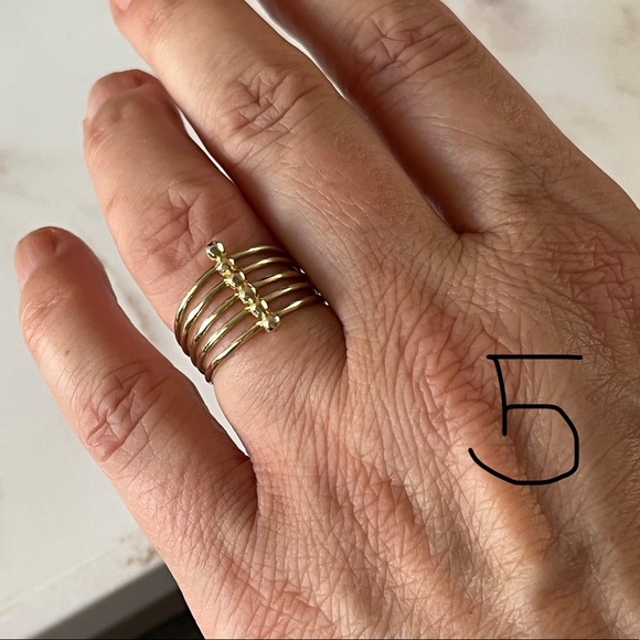 Bundle of Gold Tone Rings - Picture 8 of 9